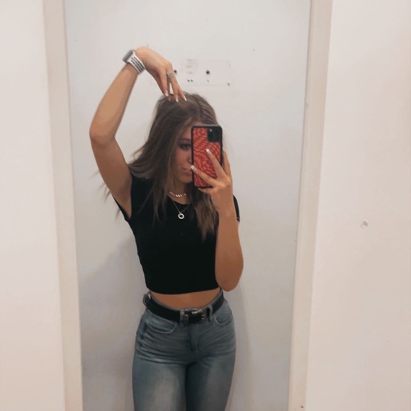 Meet your Posher, Kylie - Picture 1 of 1